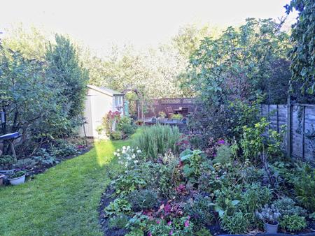 3 bedroom Semi-detached house for sale in South Park, Lincoln, LN5