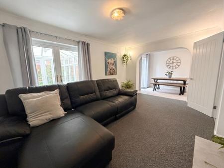 4 bedroom Detached house for sale in Malvern Close, Lincoln, LN5