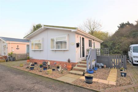 2 bedroom Park home for sale in Pear Tree Manor, Wainfleet Bank, PE24