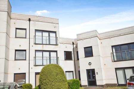 2 bedroom Flat for sale in Belton Park Road, Skegness, PE25