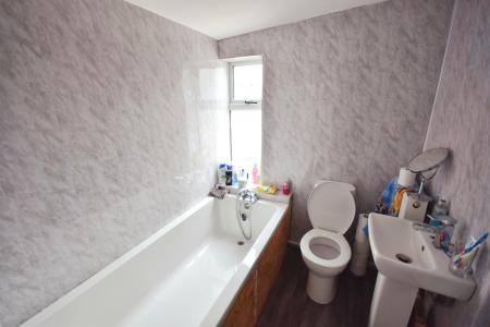 3 bedroom Detached bungalow for sale in Croft Lane, Croft, PE24