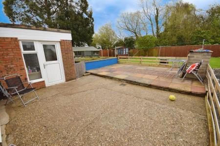 3 bedroom Detached bungalow for sale in Croft Lane, Croft, PE24