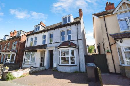 5 bedroom Semi-detached house for sale in Drummond Road, Skegness, PE25