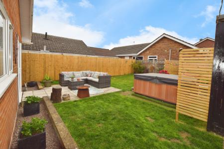 2 bedroom Detached bungalow for sale in Elm Crescent, Burgh Le Marsh, PE24