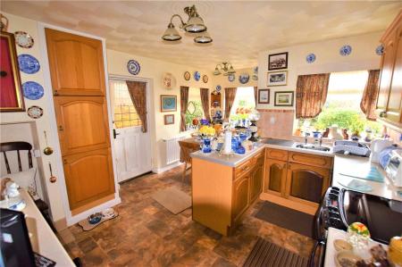 3 bedroom Detached house for sale in Hill Top, Hall Lane, Burgh Le Marsh, PE24