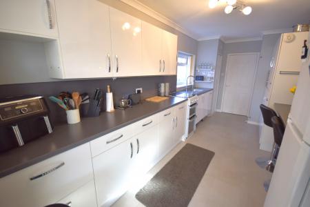 2 bedroom Bungalow for sale in Holden Drive, Burgh Le Marsh, PE24
