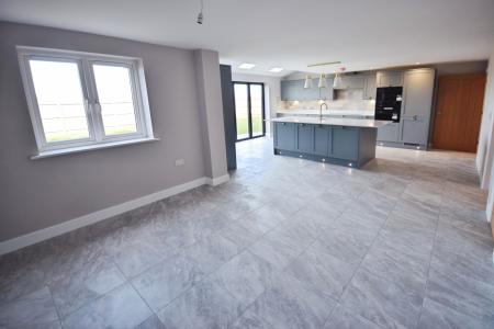 5 bedroom Detached house for sale in Lumley Fields, Skegness, PE25