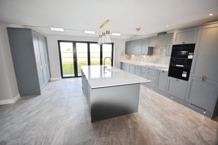 5 bedroom Detached house for sale in Lumley Fields, Skegness, PE25