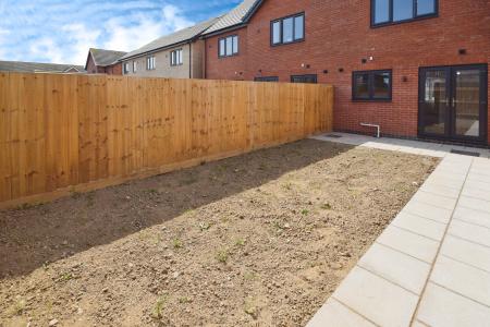 2 bedroom Terraced House for sale in Lumley Fields, Skegness, PE25
