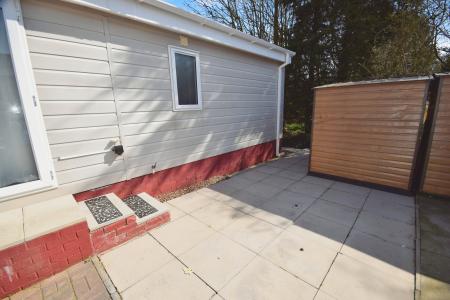 2 bedroom Park home for sale in Pear Tree Manor, Wainfleet Bank, PE24