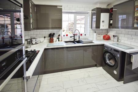 2 bedroom Semi-detached bungalow for sale in Ramsay Close, Skegness, PE25