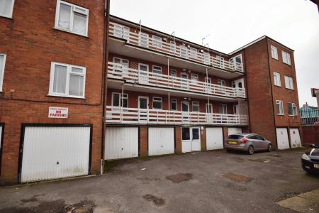 2 bedroom Flat for sale in Roman Bank, Skegness, PE25