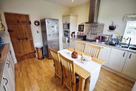 3 bedroom Semi-detached house for sale in Station Road, Burgh Le Marsh, PE24