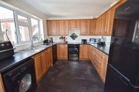 3 bedroom Detached bungalow for sale in Sycamore Close, Croft, PE24