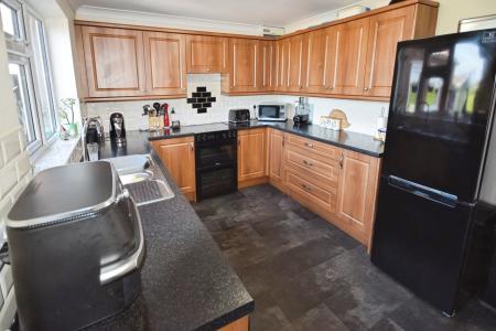 3 bedroom Detached bungalow for sale in Sycamore Close, Croft, PE24