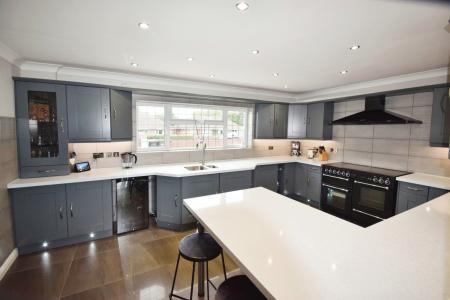 7 bedroom Detached house for sale in Vicarage Lane, Wainfleet St Mary, PE24