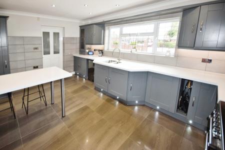 7 bedroom Detached house for sale in Vicarage Lane, Wainfleet St Mary, PE24