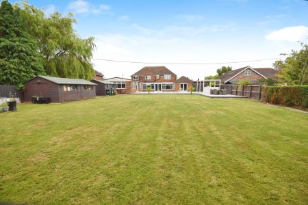 7 bedroom Detached house for sale in Vicarage Lane, Wainfleet St Mary, PE24