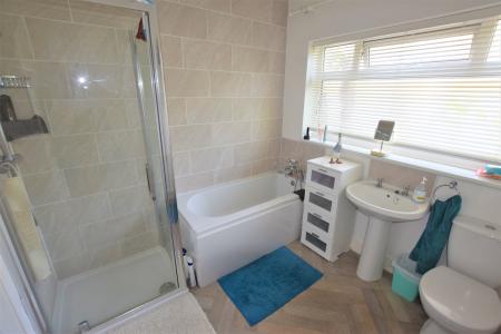 3 bedroom Detached bungalow for sale in Vine Road, Skegness, PE25