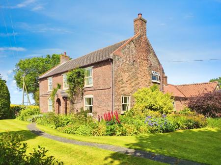 4 bedroom Detached house for sale in Low Road, Friskney, PE22