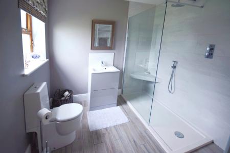 4 bedroom Detached house for sale in Low Road, Friskney, PE22