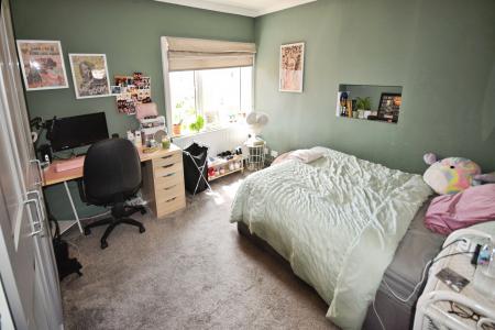 4 bedroom Semi-detached house for sale in Brancaster Drive, Skegness, PE25