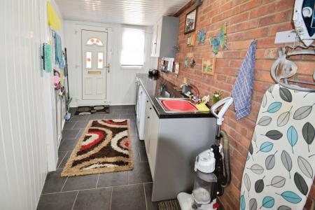 5 bedroom Semi-detached house for sale in Richmond Drive, Skegness, PE25