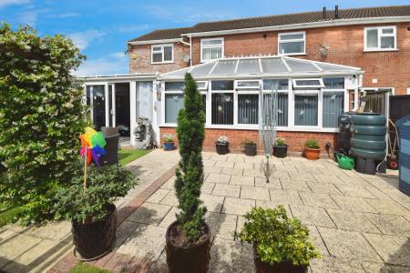 5 bedroom Semi-detached house for sale in Richmond Drive, Skegness, PE25