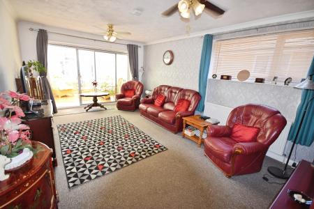 3 bedroom Detached bungalow for sale in West End, Hogsthorpe, PE24