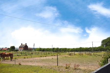 3 bedroom Detached bungalow for sale in West End, Hogsthorpe, PE24