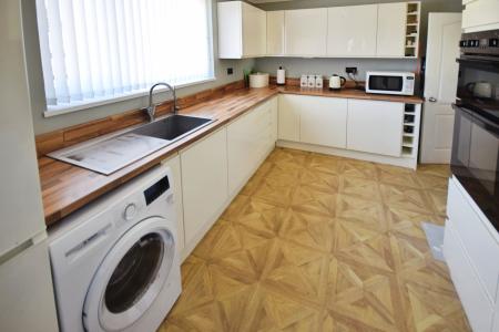 3 bedroom Detached bungalow for sale in West End, Hogsthorpe, PE24