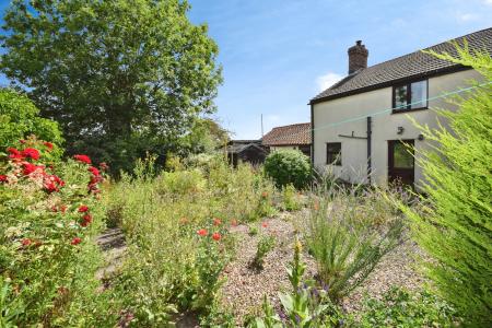 3 bedroom Detached house for sale in Main Road, Friskney, PE22