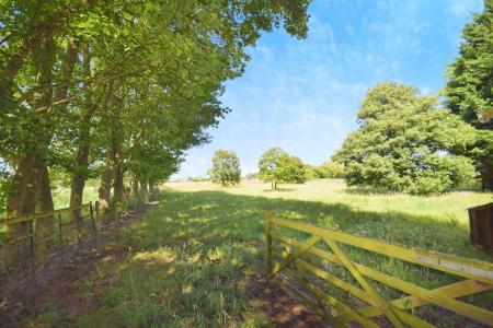 2 bedroom Detached house for sale in Croft Lane, Croft, PE24