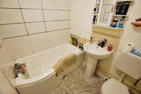 3 bedroom Terraced House for sale in Wainfleet Road, Skegness, PE25