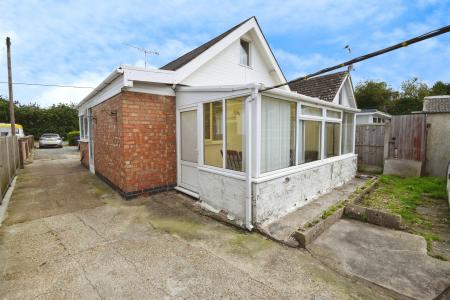 2 bedroom Detached bungalow for sale in Mill Lane, Hogsthorpe, PE24