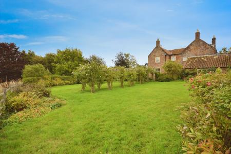 7 bedroom Detached house for sale in Mill Lane, Welton-Le-Marsh, PE23