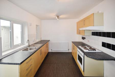 2 bedroom Semi-detached house for sale in George Avenue, Skegness, PE25