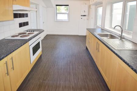 2 bedroom Semi-detached house for sale in George Avenue, Skegness, PE25