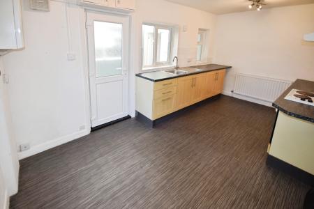 2 bedroom Semi-detached house for sale in George Avenue, Skegness, PE25