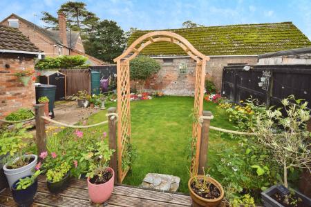 3 bedroom Semi-detached house for sale in Gunby Road, Orby, PE24