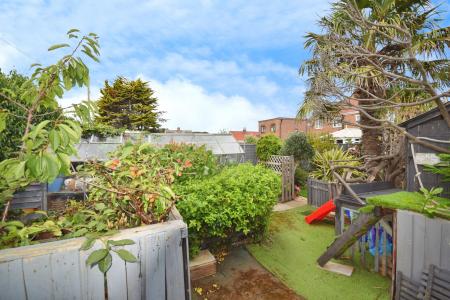 4 bedroom Semi-detached house for sale in Dormy Avenue, Winthorpe, PE25