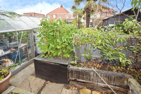 4 bedroom Semi-detached house for sale in Dormy Avenue, Winthorpe, PE25