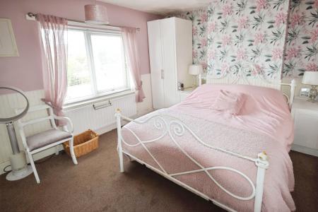 4 bedroom Semi-detached house for sale in Dormy Avenue, Winthorpe, PE25