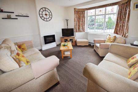 5 bedroom Semi-detached house for sale in Drummond Road, Skegness, PE25