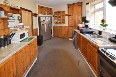 5 bedroom Semi-detached house for sale in Drummond Road, Skegness, PE25