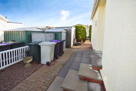 2 bedroom Park home for sale in Kingfisher Drive, Skegness, PE25