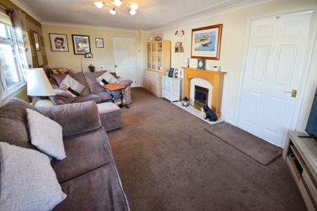 2 bedroom Park home for sale in Kingfisher Drive, Skegness, PE25