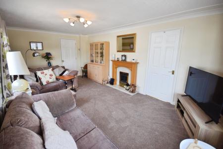 2 bedroom Park home for sale in Kingfisher Drive, Skegness, PE25