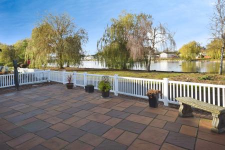 2 bedroom Park home for sale in Kingfisher Drive, Skegness, PE25