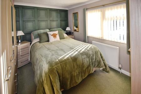 2 bedroom Park home for sale in Kingfisher Drive, Skegness, PE25